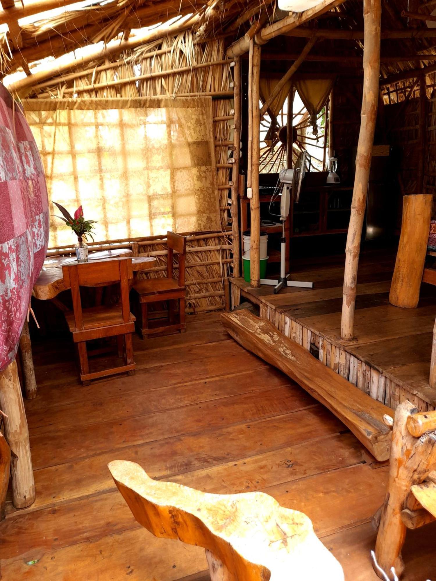 El Bamboo Cabins Balgue Exterior photo